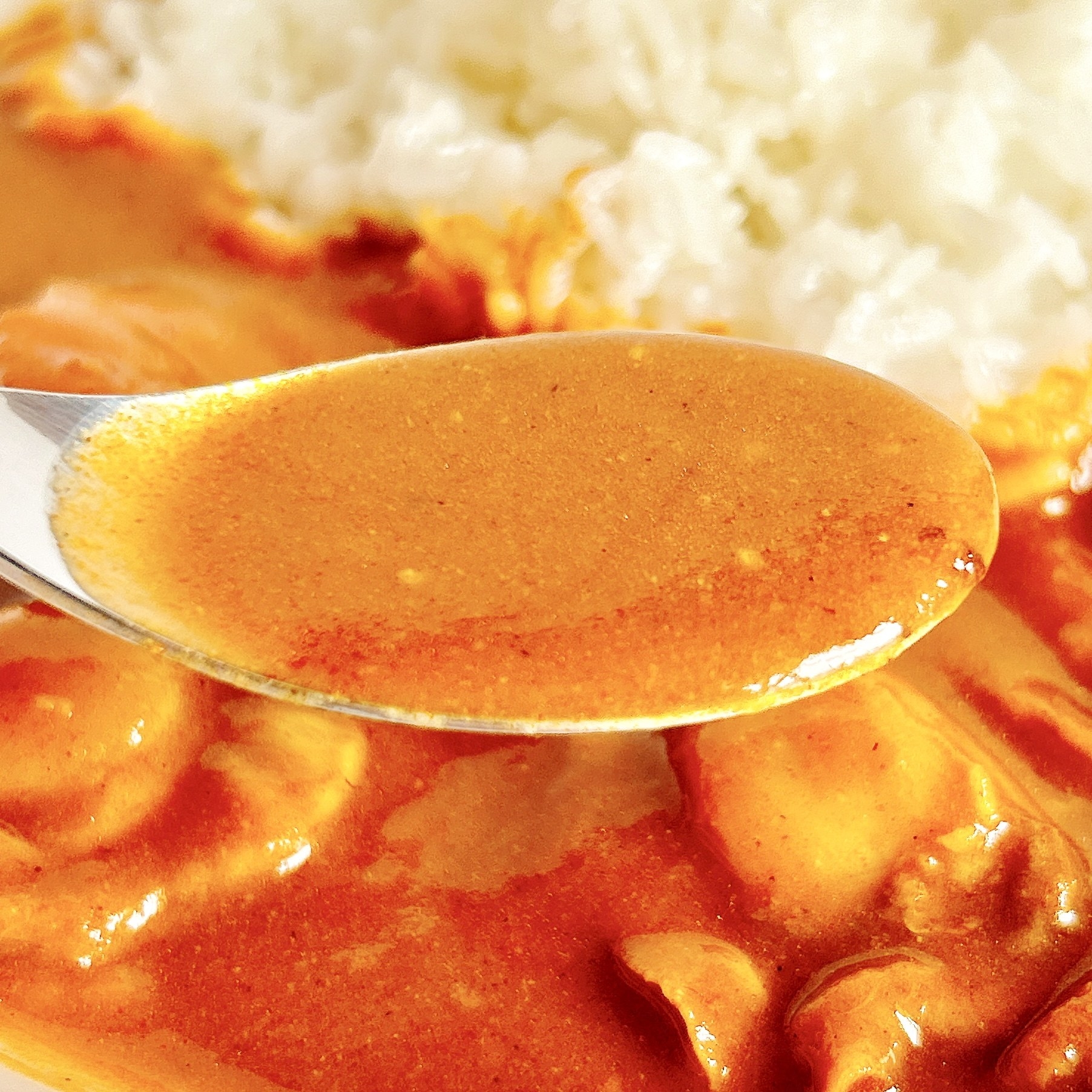 FamilyMart（ファミリーマート）のオススメのチルド惣菜「3種魚介の旨み特製シーフードカレー」