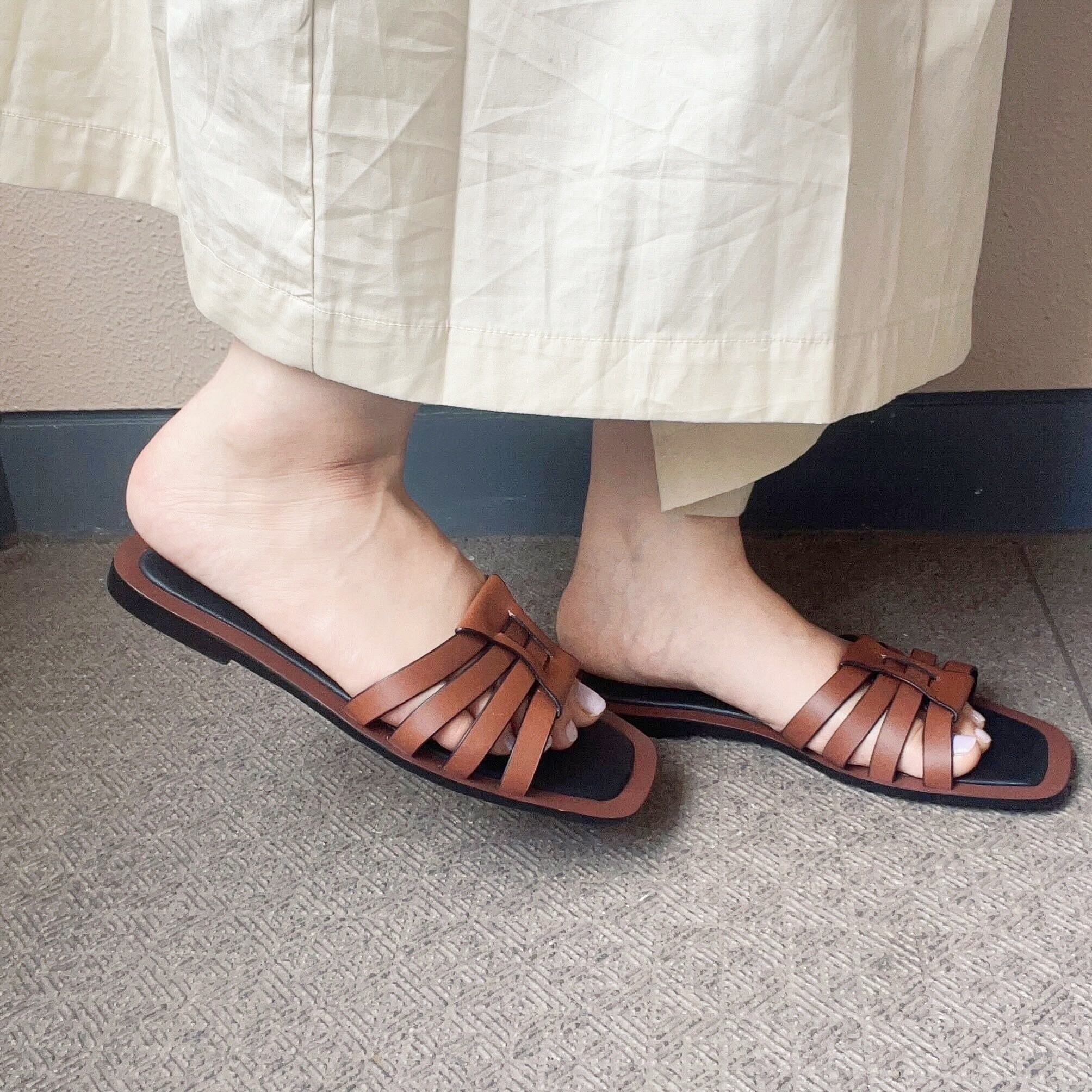 ZARA（ザラ）のおすすめのサンダル「レザーサンダル」