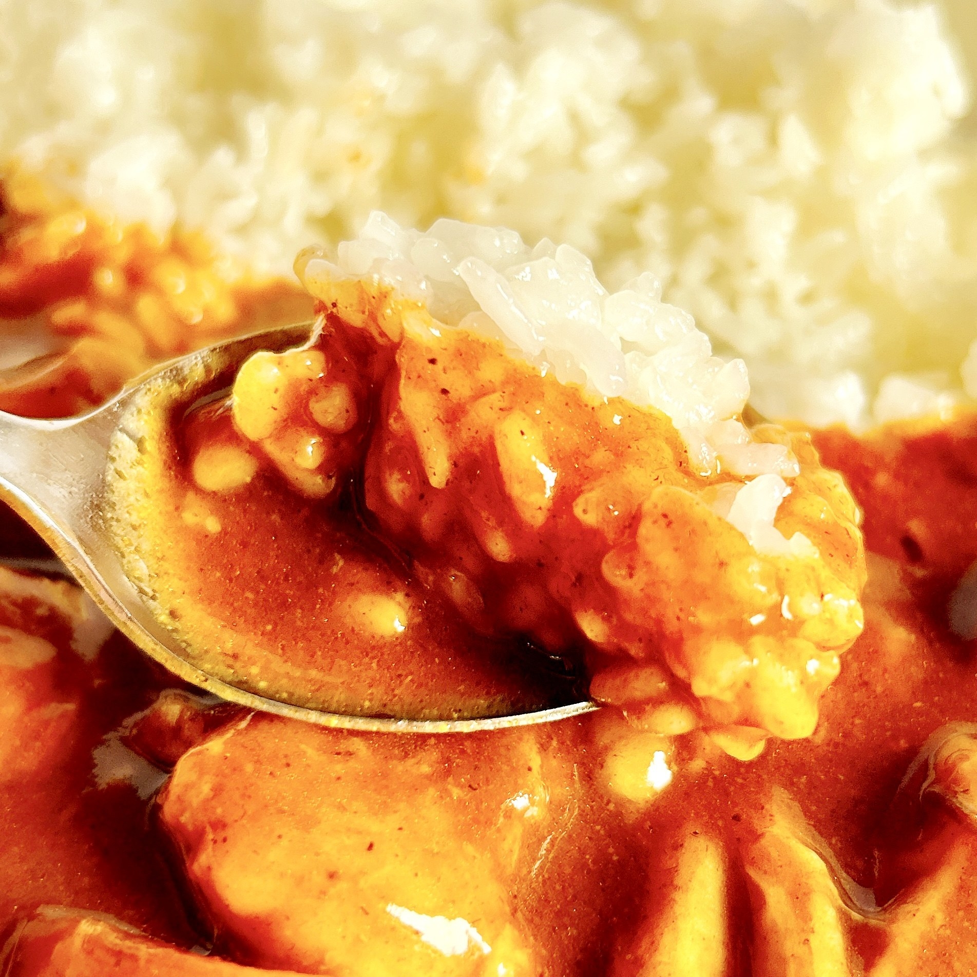 FamilyMart（ファミリーマート）のオススメのチルド惣菜「こだわりの二段仕込み絶品ビーフカレー」