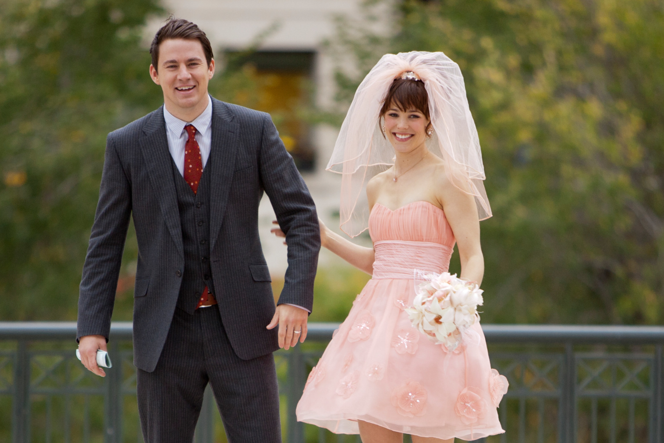 Channing Tatum and Rachel McAdams dressed up on their wedding day in The Vow