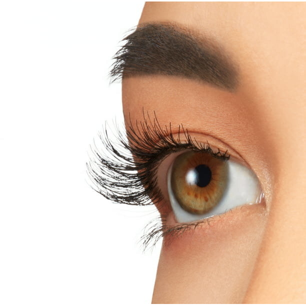 A model wearing the false lashes