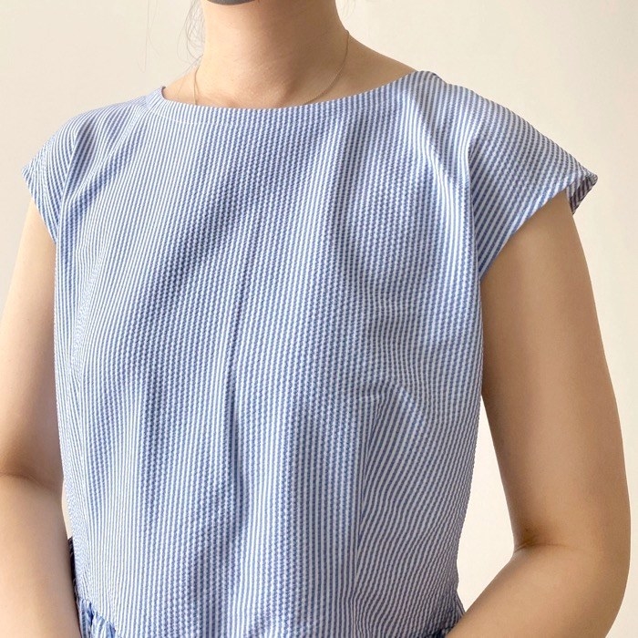 GU（ジーユー）のオススメのトップス「シアサッカーペプラムブラウス(半袖)Z+X」のコーディネート