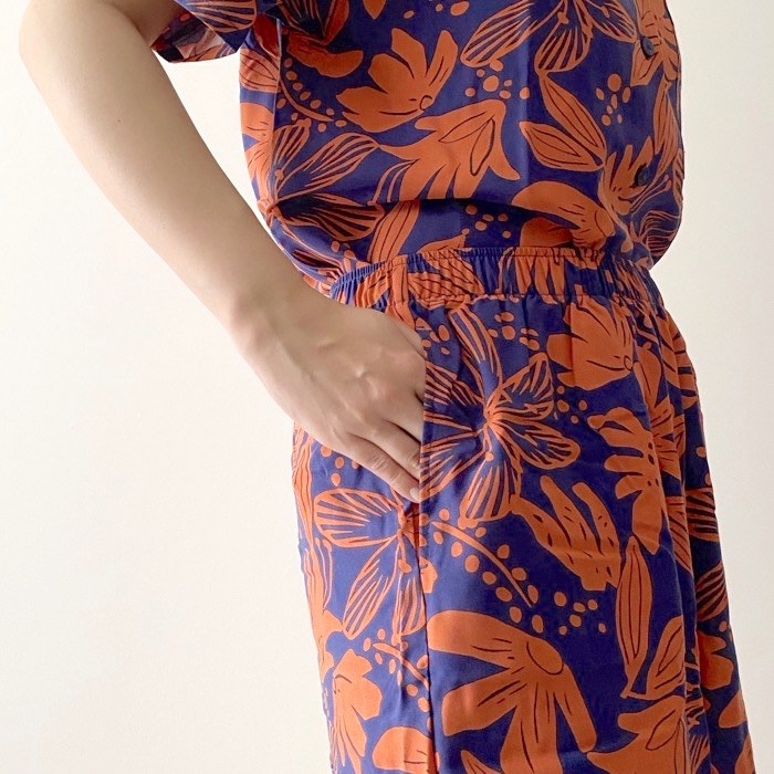 GU（ジーユー）のおすすめのパジャマ「レーヨンパジャマ(半袖&amp;amp;ショートパンツ)(ボタニカル)+E」のコーディネート