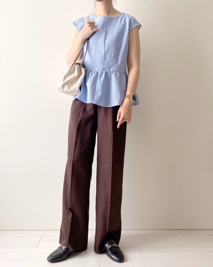 GU（ジーユー）のオススメのトップス「シアサッカーペプラムブラウス(半袖)Z+X」のコーディネート