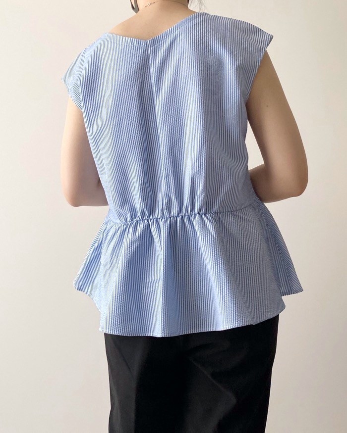 GU（ジーユー）のオススメのトップス「シアサッカーペプラムブラウス(半袖)Z+X」のコーディネート