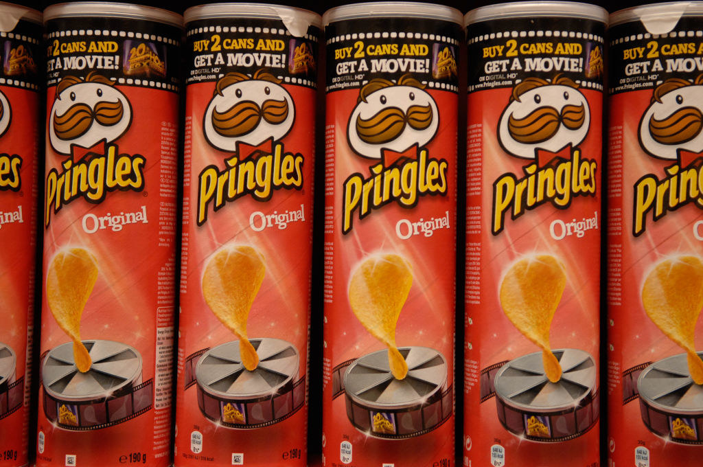 Pringles original flavor cans