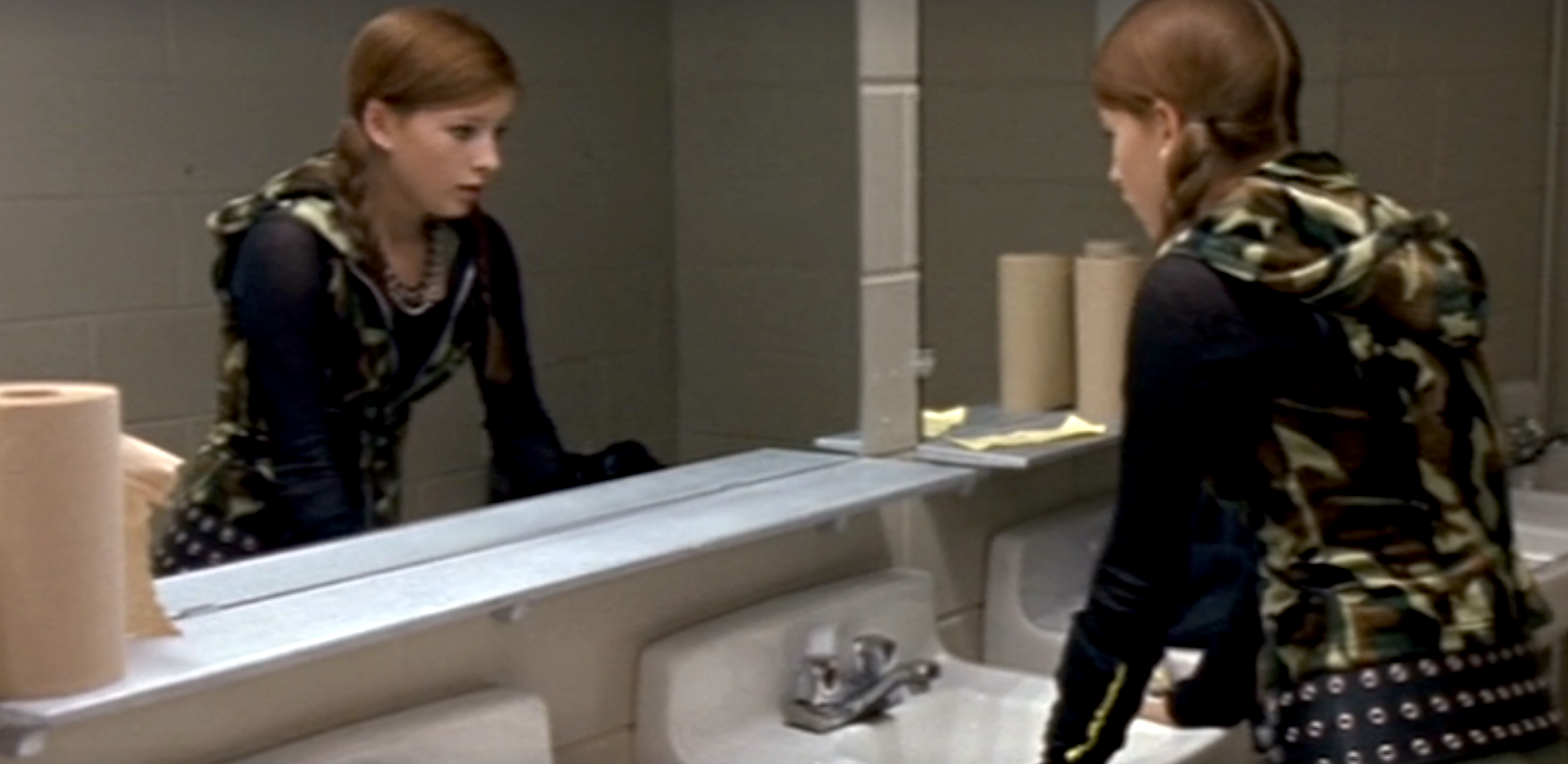 Screenshot from "Degrassi: The Next Generation"