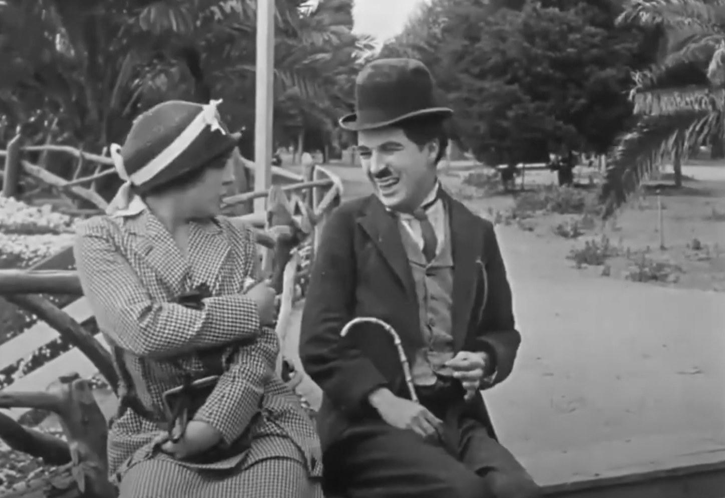 a scene from Charlie Chaplin&#x27;s &quot;By The Sea&quot;