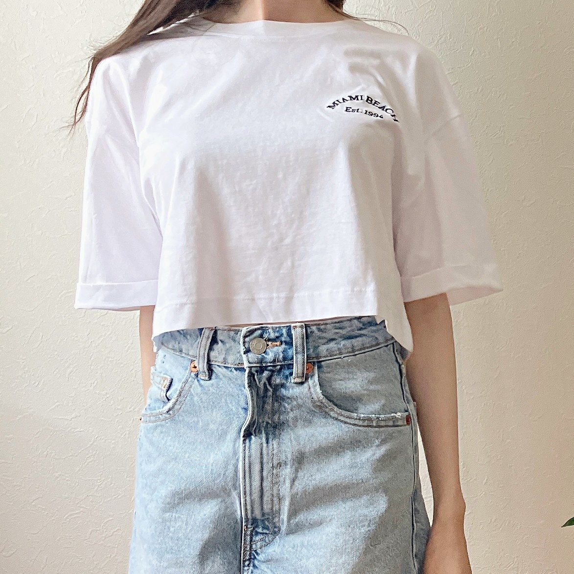 ZARA（ザラ）のおすすめTシャツ「テキストプリント入りクロップド丈Tシャツ」