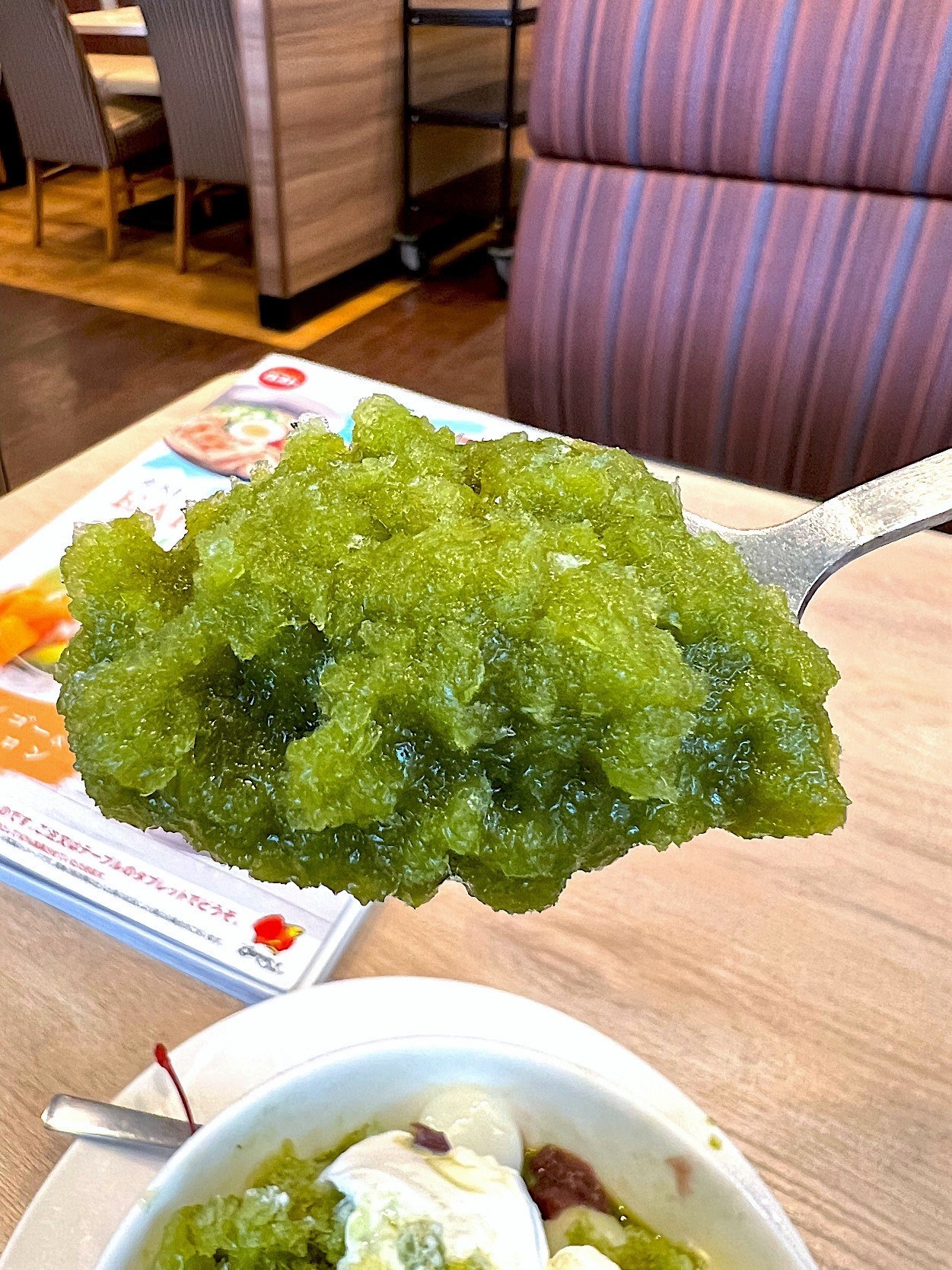 シャトレーゼのオススメのスイーツ「北海道産小豆餡と天空の抹茶ダブルシュー」