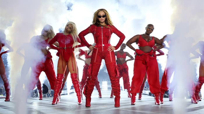 This is a photo of Beyoncé and her dancers posing onstage.