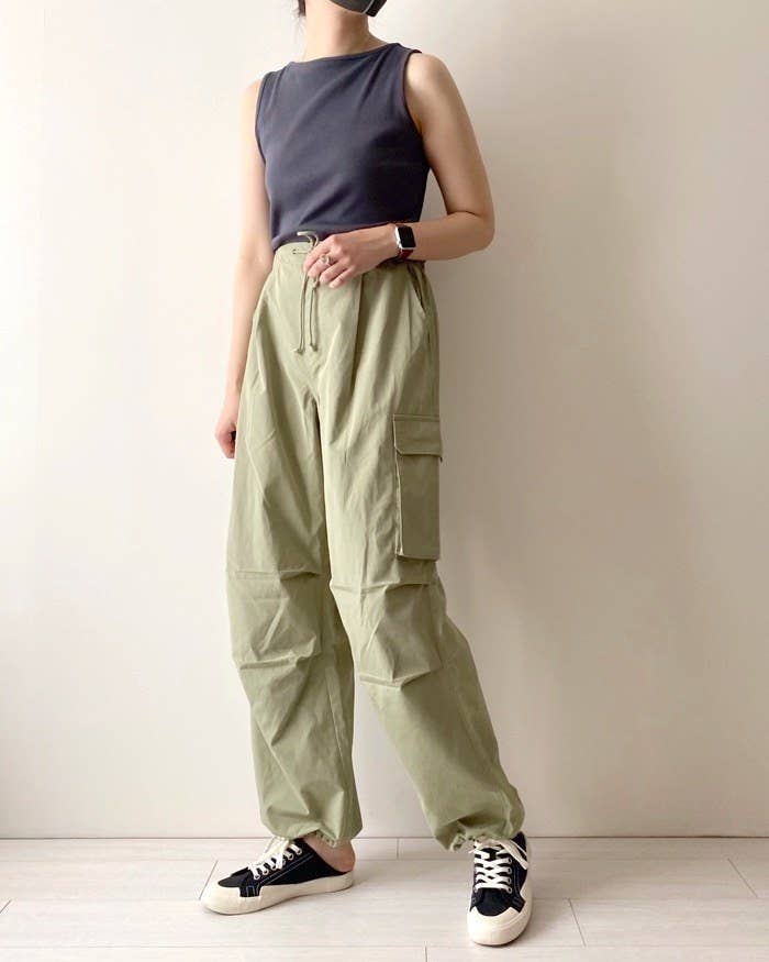 ユニクロのオススメのファッション「パラシュートカーゴパンツ(丈標準70.0～74.0cm)」