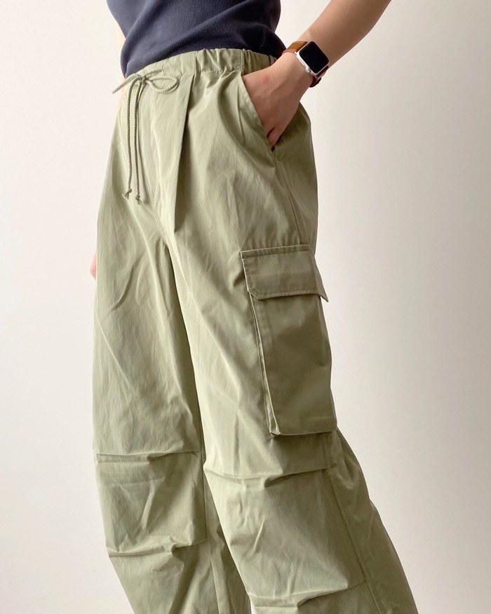 ユニクロのオススメのファッション「パラシュートカーゴパンツ(丈標準70.0～74.0cm)」
