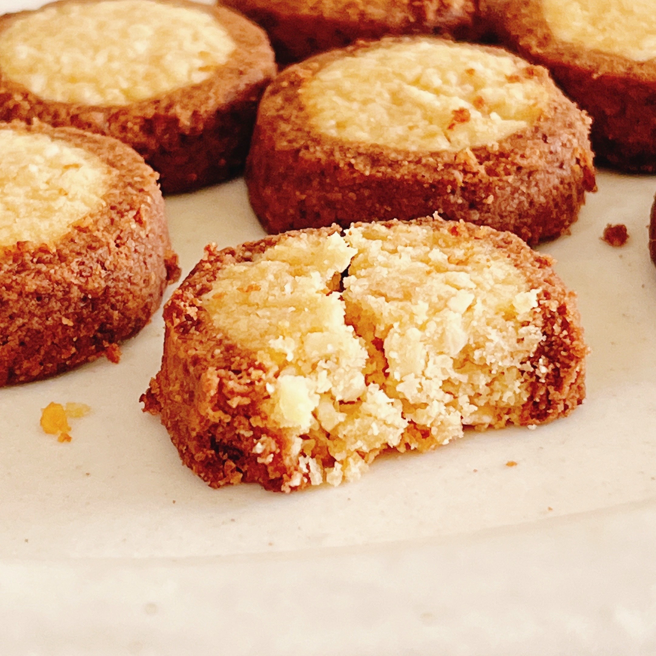 無印良品のおすすめ「糖質10g以下のお菓子 キャラメルサブレ」と「糖質10g以下のお菓子 ショコラサブレ」