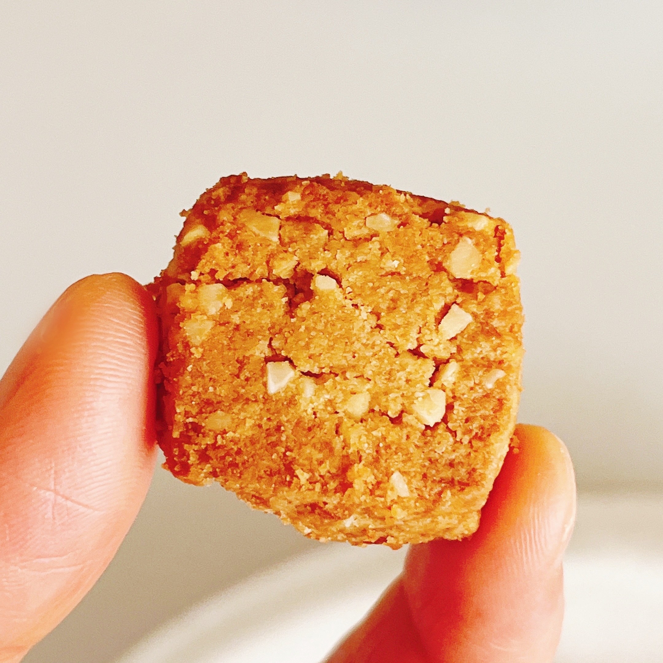 無印良品のおすすめ「糖質10g以下のお菓子 キャラメルサブレ」と「糖質10g以下のお菓子 ショコラサブレ」