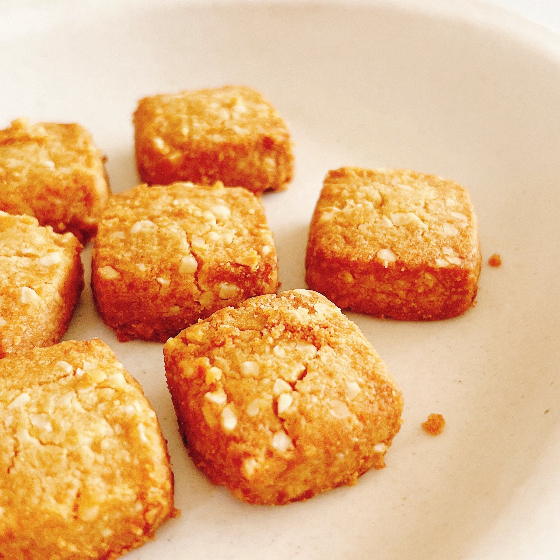 無印良品のおすすめ「糖質10g以下のお菓子 キャラメルサブレ」と「糖質10g以下のお菓子 ショコラサブレ」