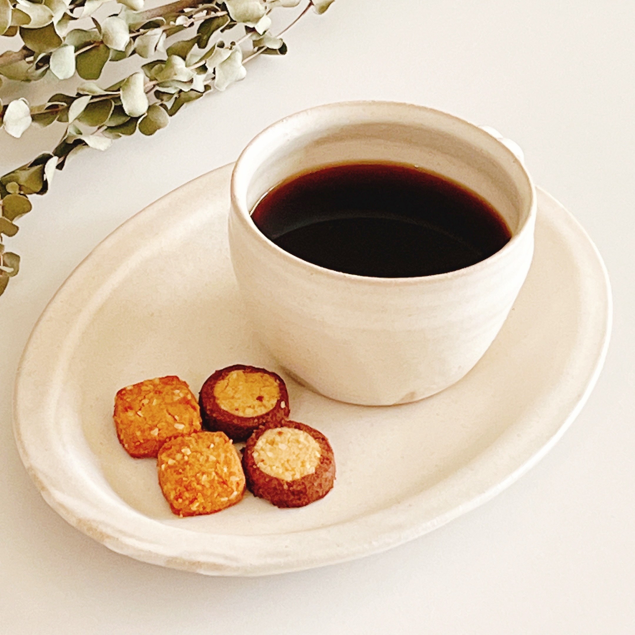 無印良品のおすすめ「糖質10g以下のお菓子 キャラメルサブレ」と「糖質10g以下のお菓子 ショコラサブレ」