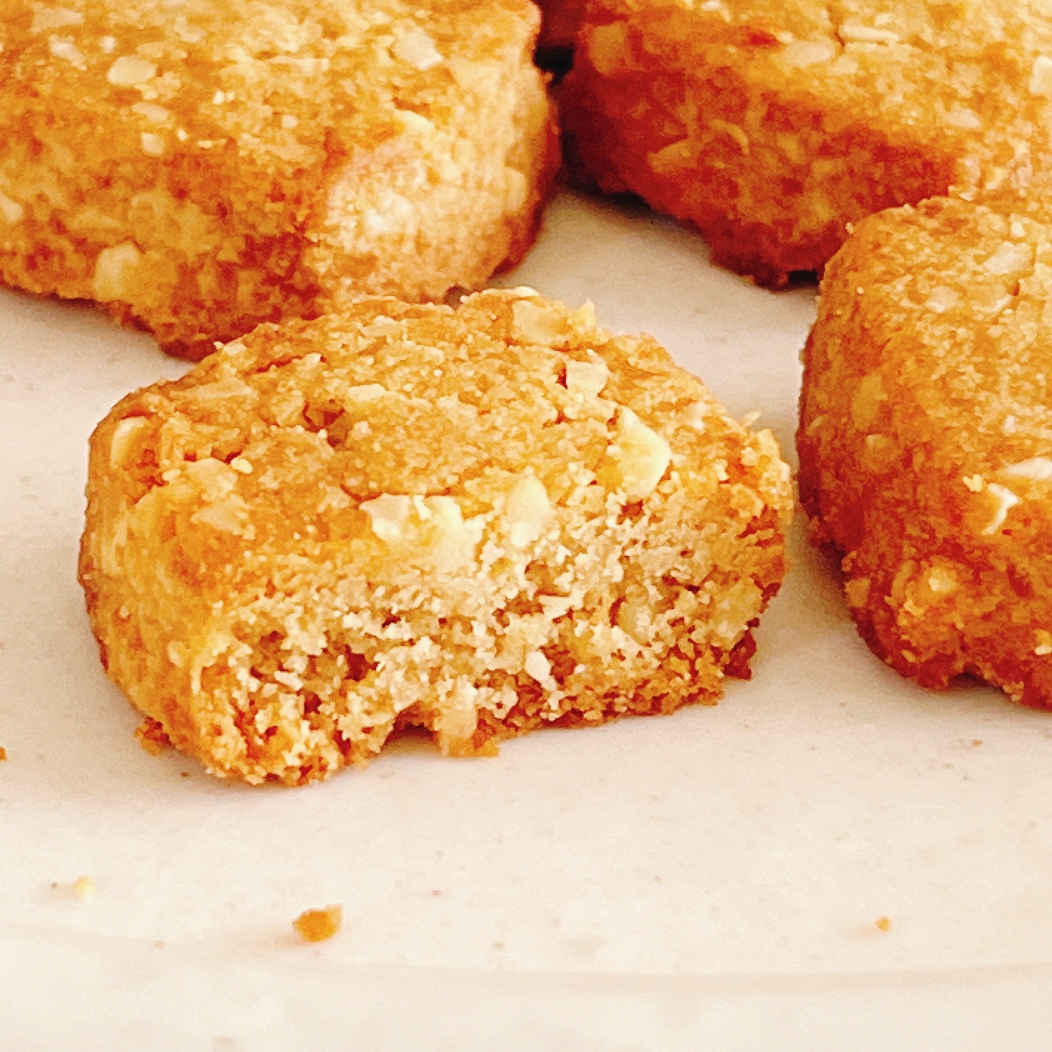 無印良品のおすすめ「糖質10g以下のお菓子 キャラメルサブレ」と「糖質10g以下のお菓子 ショコラサブレ」