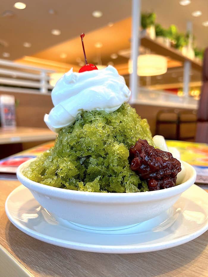 ガストのオススメのデザート「ふわとろホイップのかき氷（宇治抹茶）」