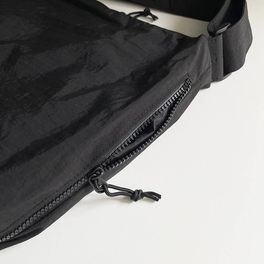 グローバルワーク】大容量なのにめっちゃ軽い！コスパ最強の「楽ちんショルダー」ノートPCも入って天才だわ！