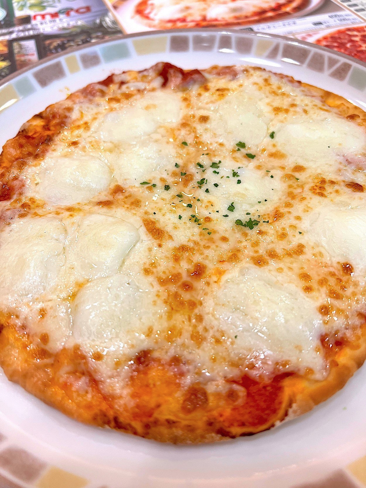 サイゼリヤのおすすめメニュー「バッファローモッツァレラのピザ」