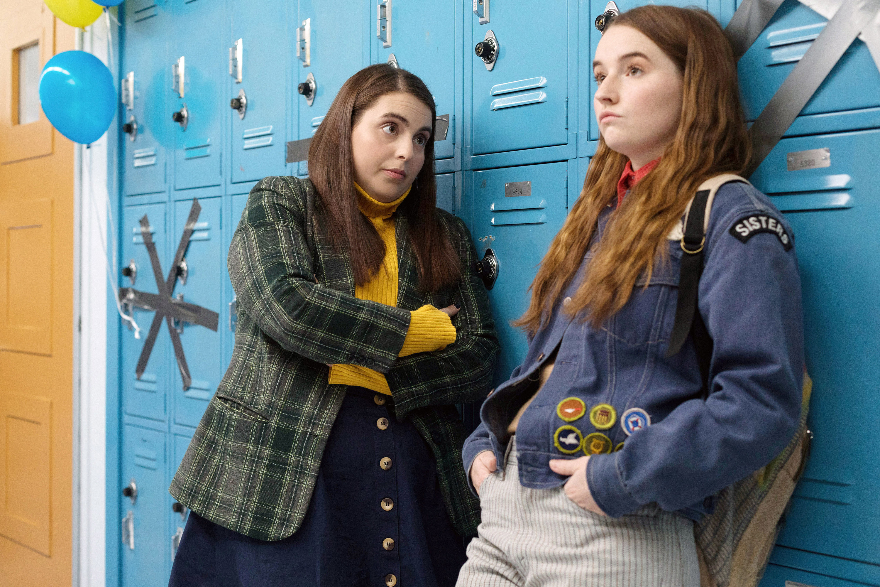 Beanie Feldstein, Kaitlyn Dever in Booksmart