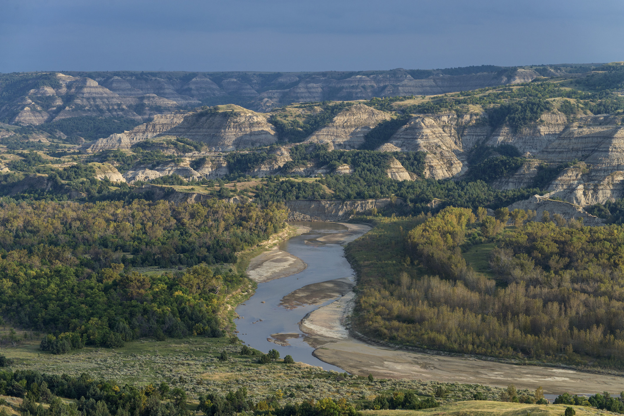 A road leading to Theodore Roosevelt National Park.