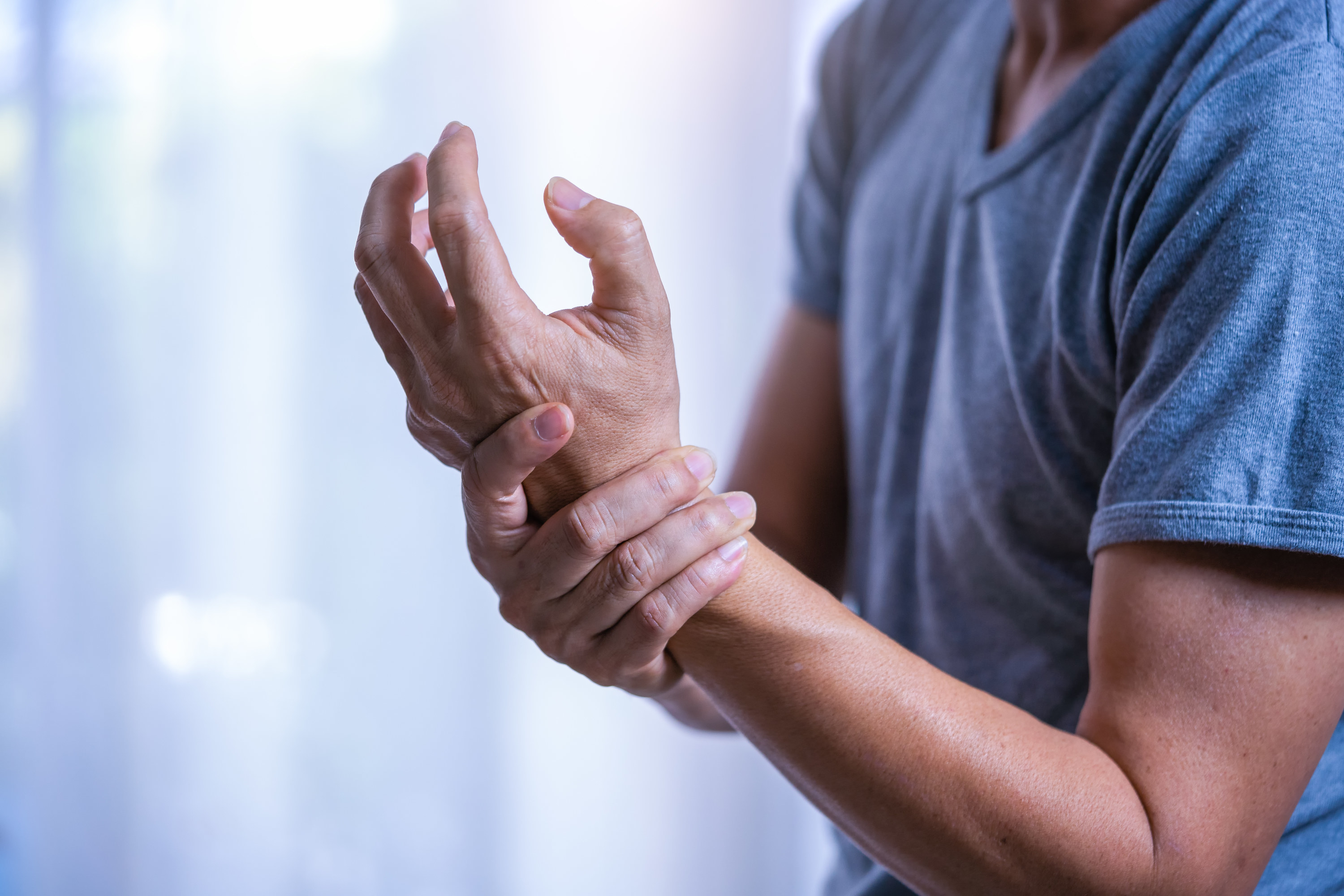 joint pain in someones wrist