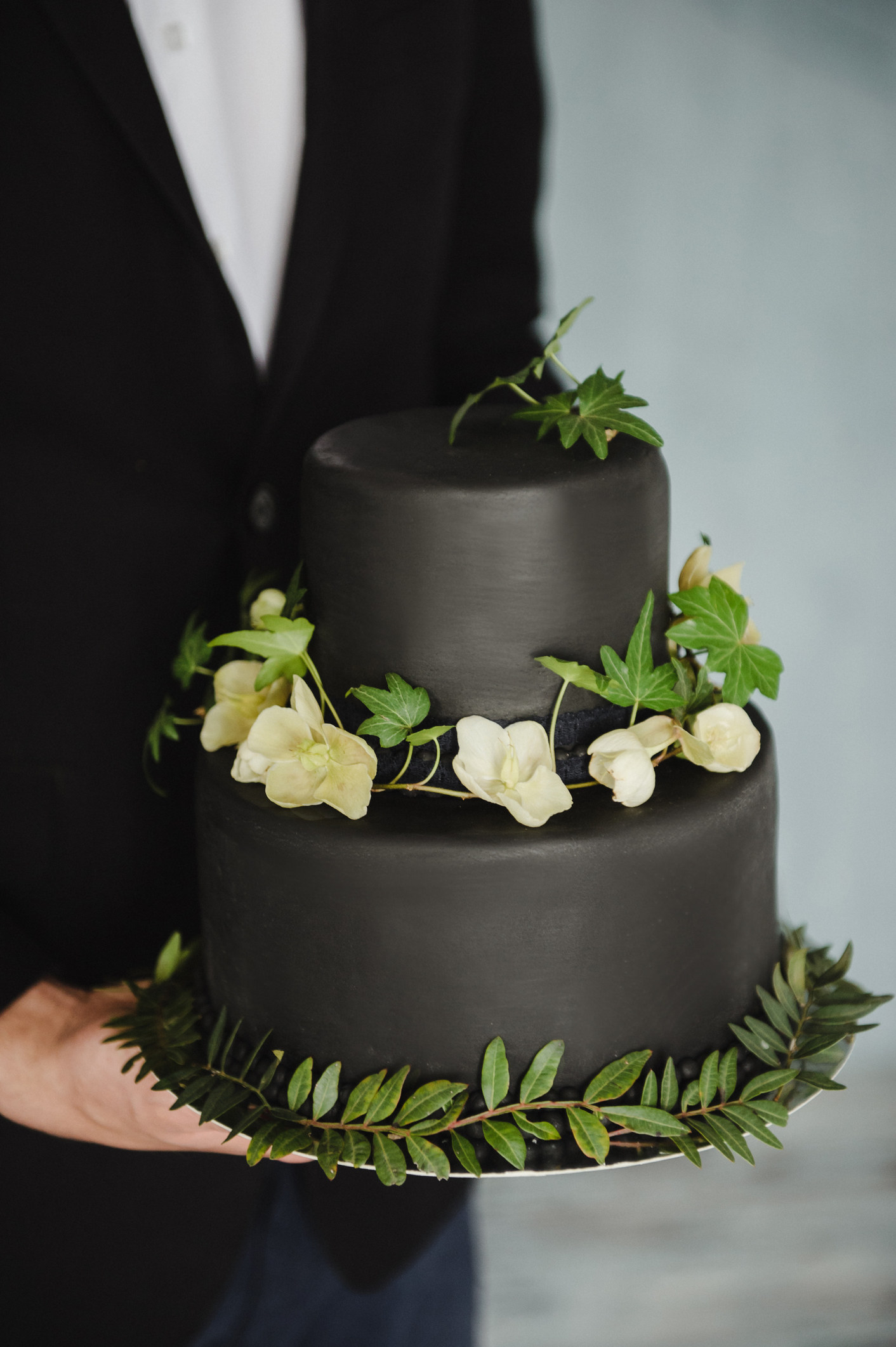 A black wedding cake