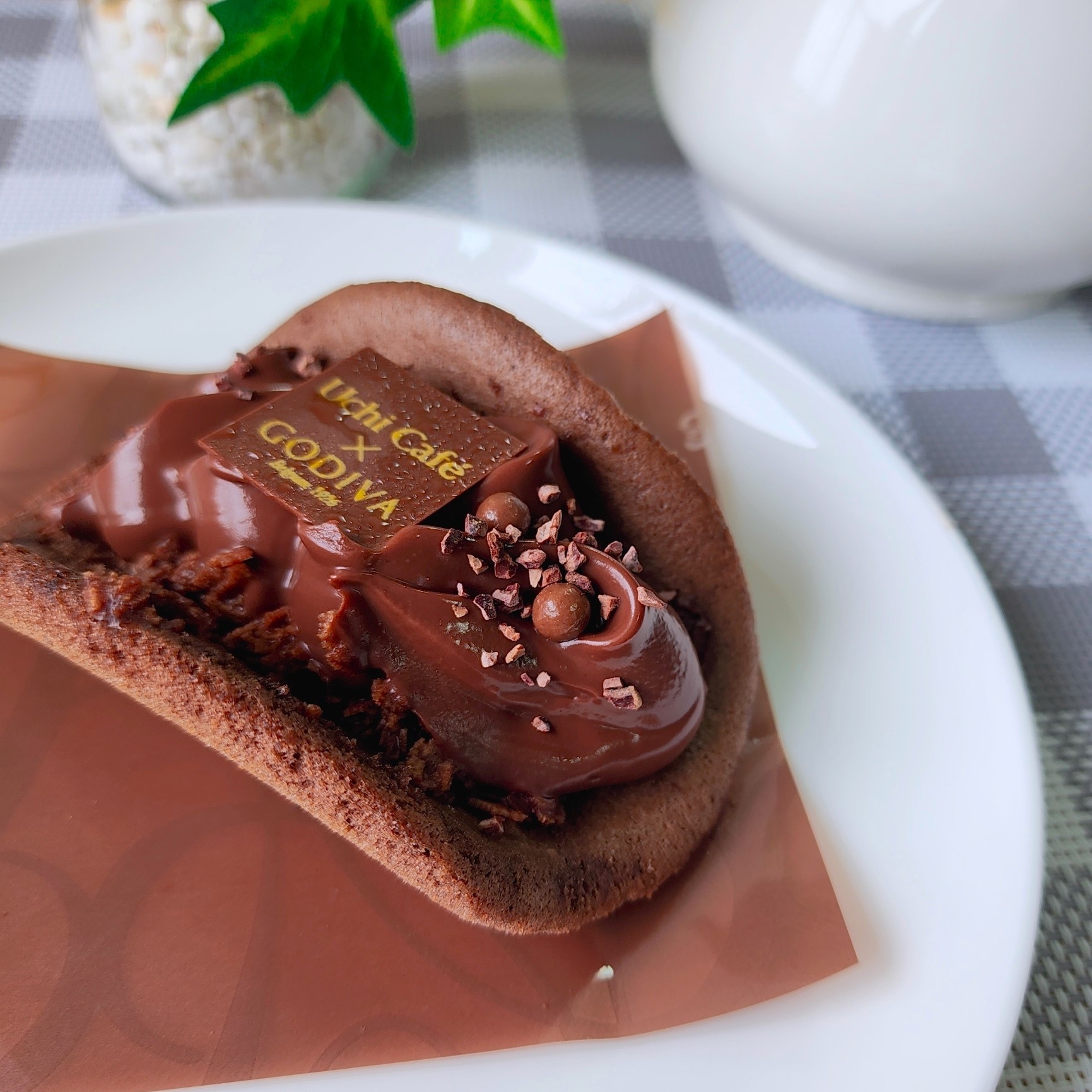 LAWSON(ローソン)のおすすめスイーツ「Uchi Café×GODIVA ショコラオムレット」