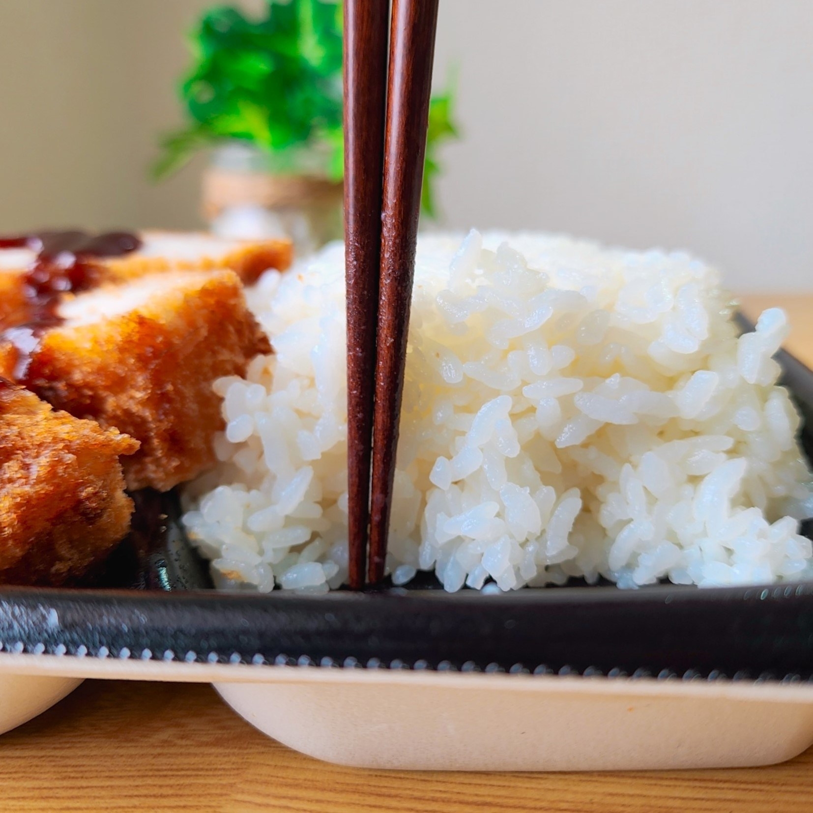 LAWSON（ローソン）のおすすめお弁当「ごはんでか盛！厚切りロースとんかつ弁当」