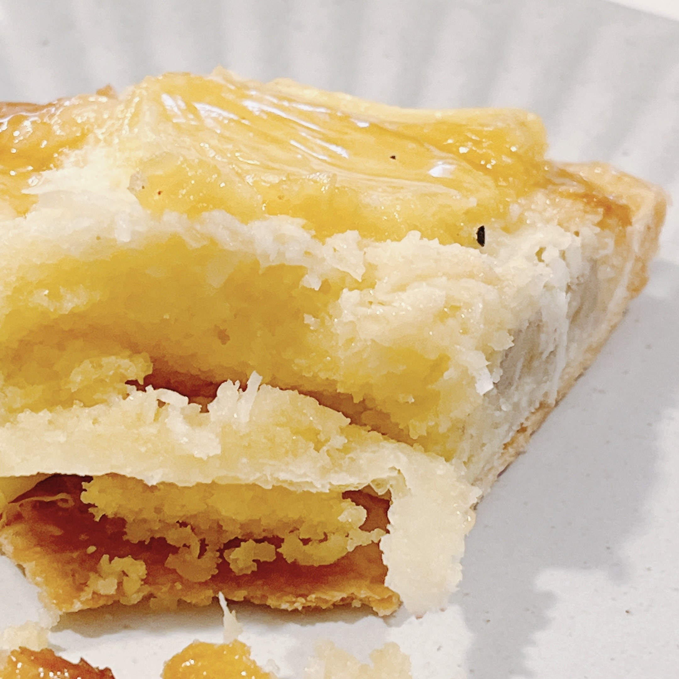 成城石井のオススメのフード「ゴールデンパインと田辺農園バナナのココナッツパイ」