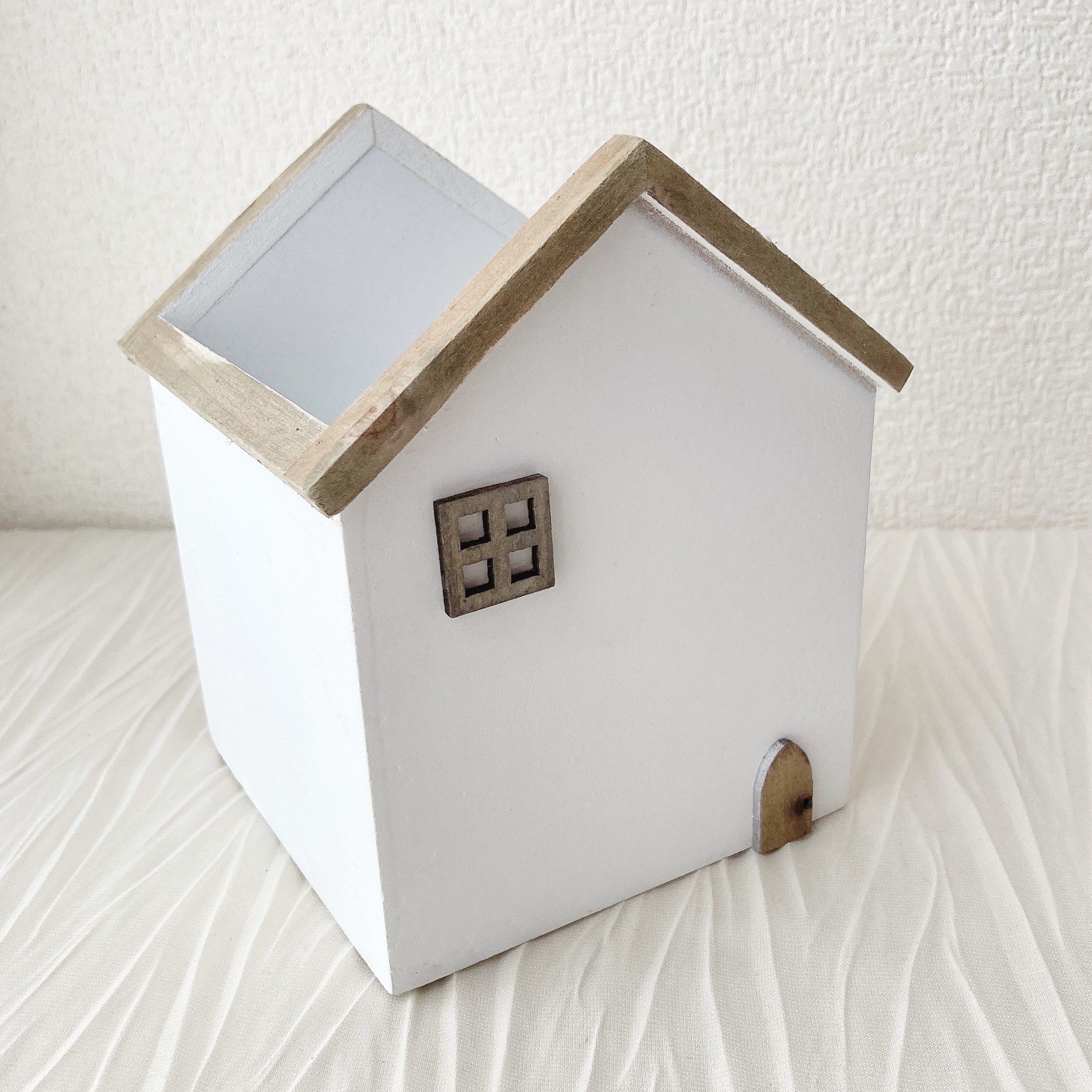 salut！（サリュ）のオススメの園芸グッズ「【お家の中の小さなおうち】おうちポットカバー」