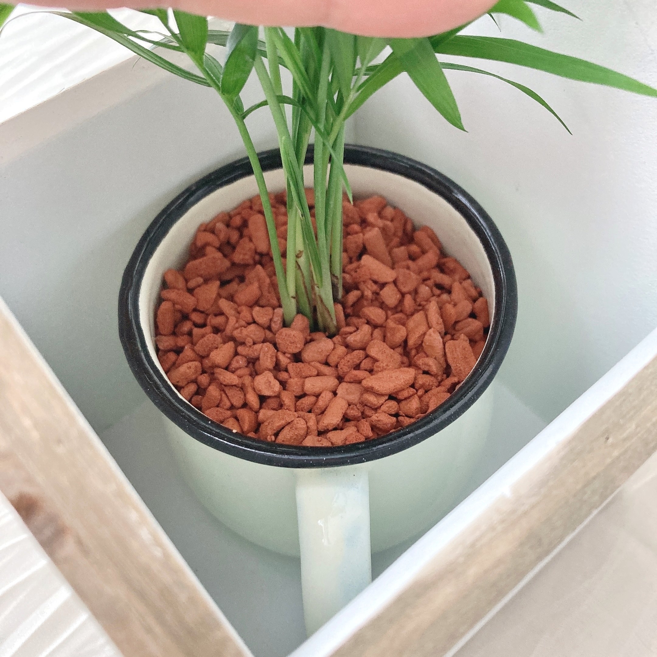 salut！（サリュ）のオススメの園芸グッズ「【お家の中の小さなおうち】おうちポットカバー」