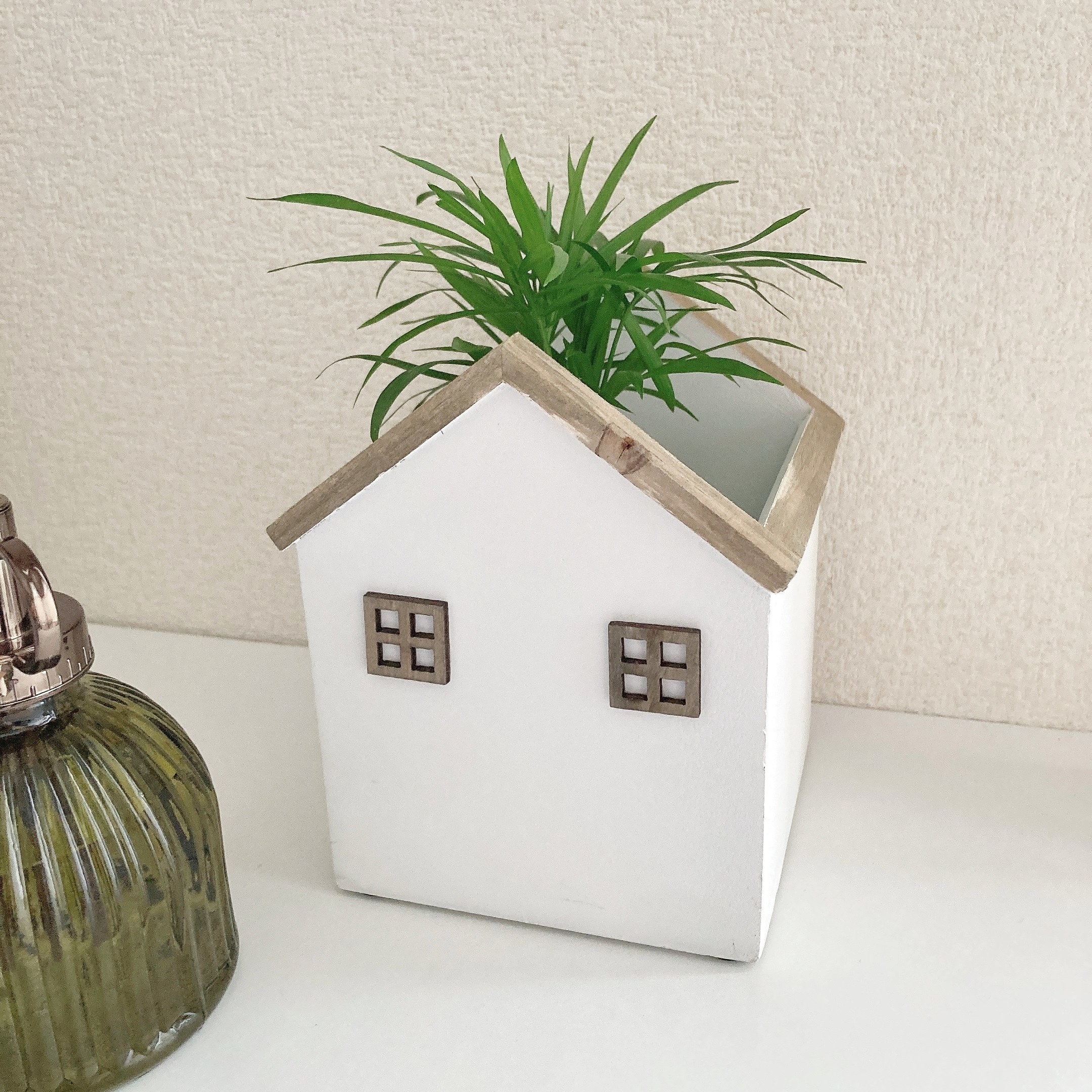 salut！（サリュ）のオススメの園芸グッズ「【お家の中の小さなおうち】おうちポットカバー」