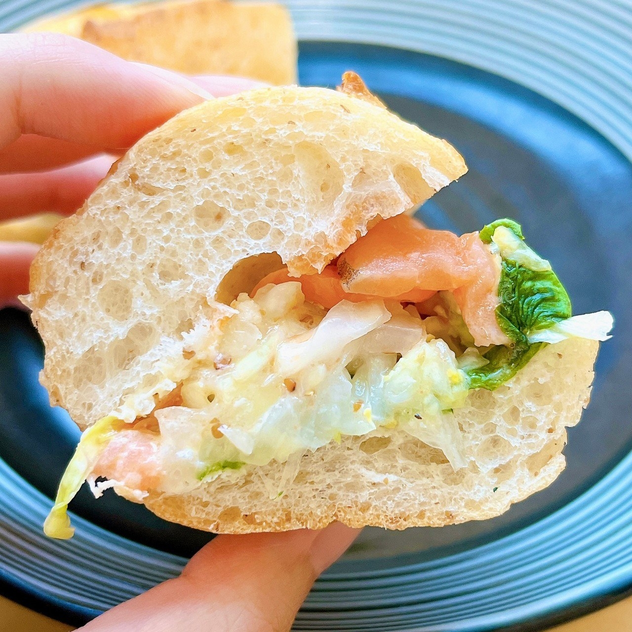 セブン-イレブンのオススメのパン「さちかおり使用バゲットスモークサーモン」