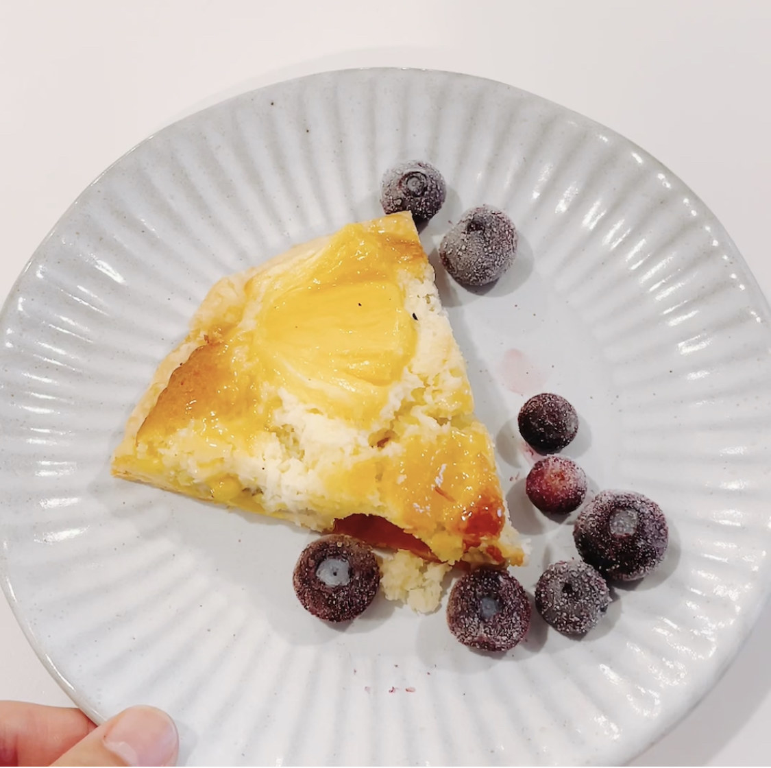 成城石井のオススメのフード「ゴールデンパインと田辺農園バナナのココナッツパイ」