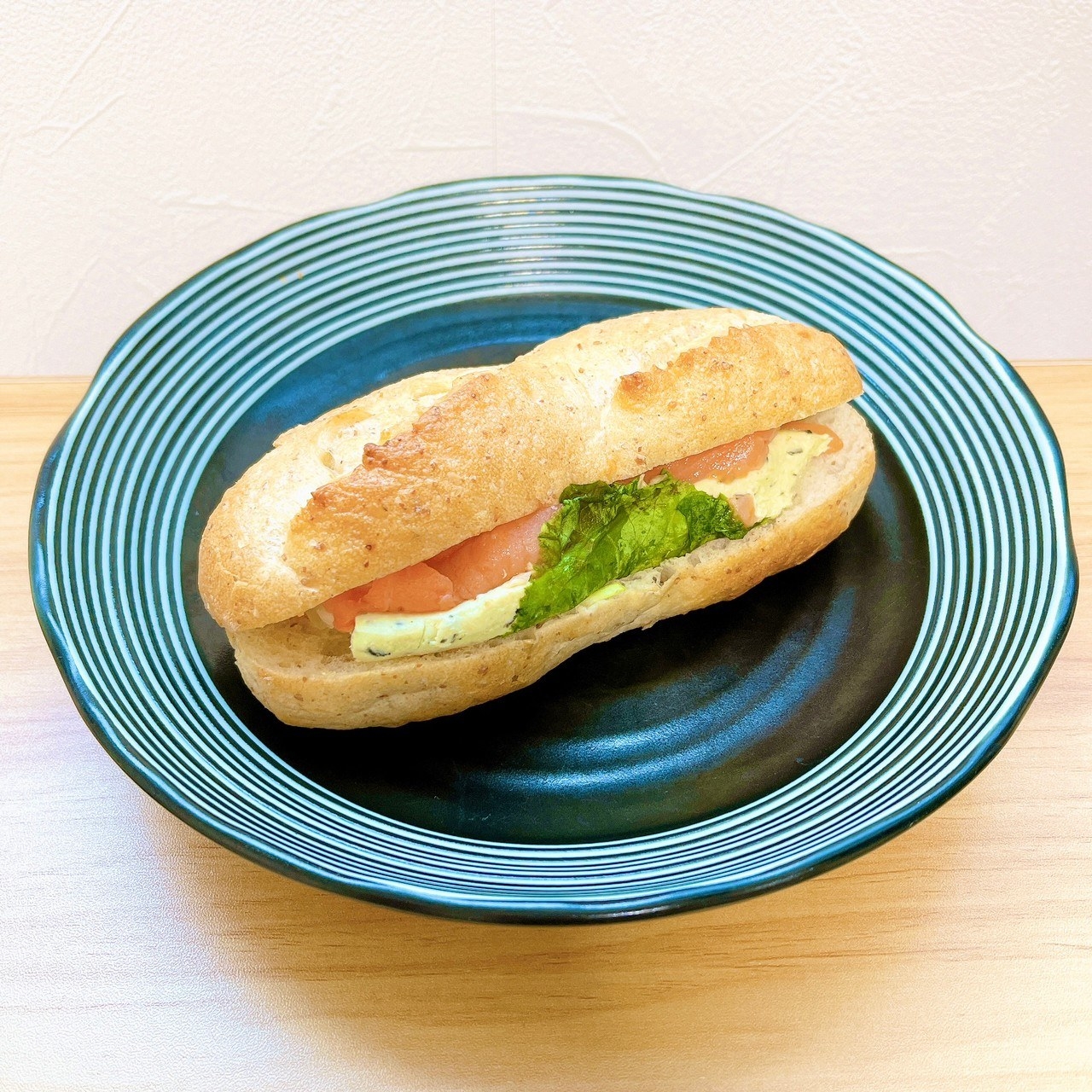 セブン-イレブンのオススメのパン「さちかおり使用バゲットスモークサーモン」