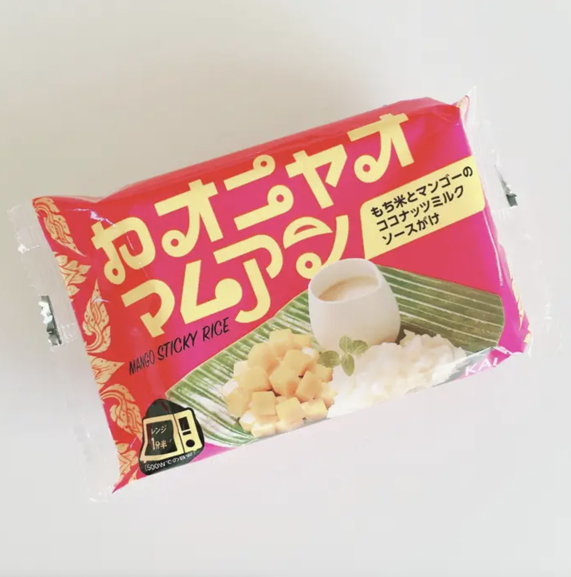 KALDI(カルディ)のオススメのフード「もち米とマンゴーのココナッツミルクソースがけ カオニャオマムアン」