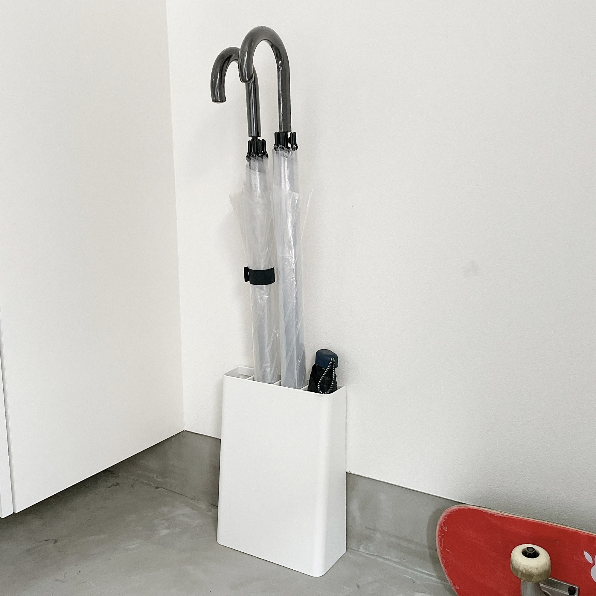 CAINZ(カインズ)のおすすめの便利グッズ「折りたたみ傘も置けるアンブレラスタンド」