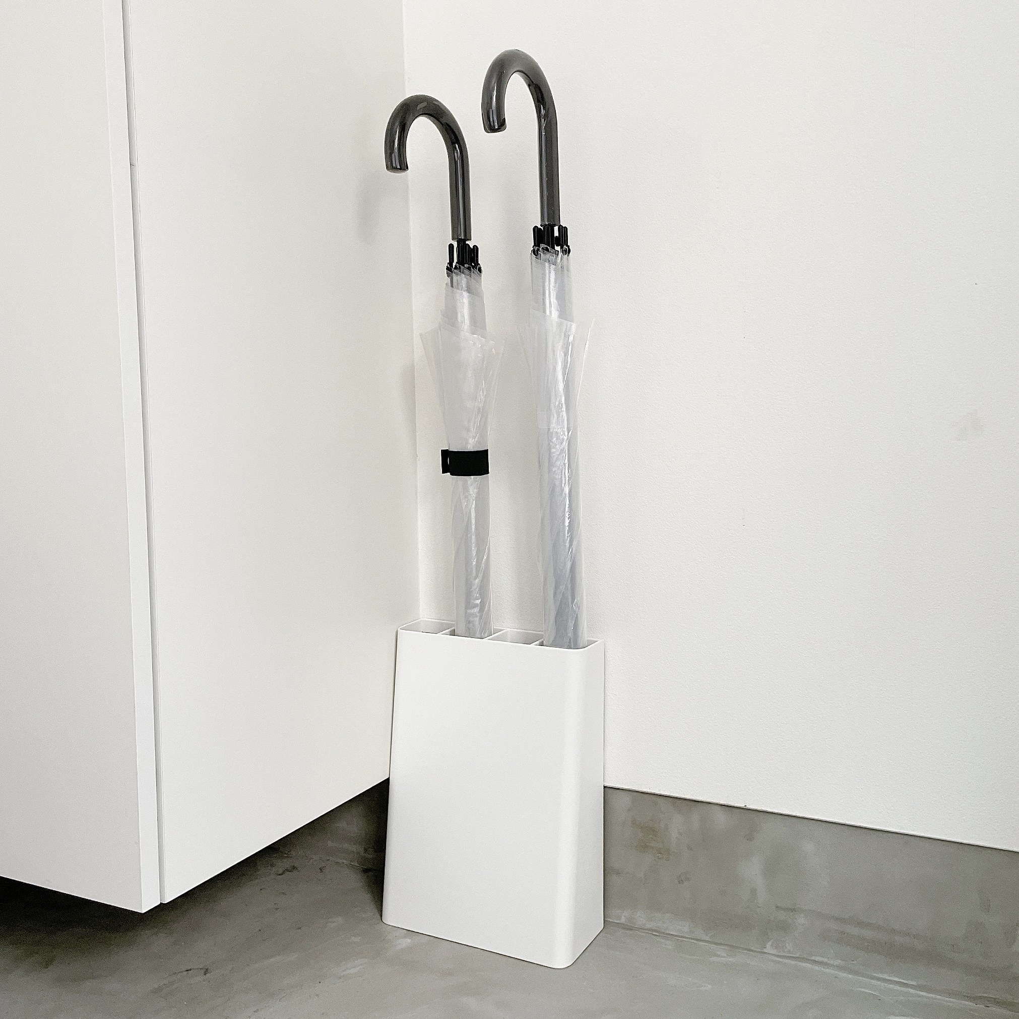 CAINZ(カインズ)のおすすめの便利グッズ「折りたたみ傘も置けるアンブレラスタンド」