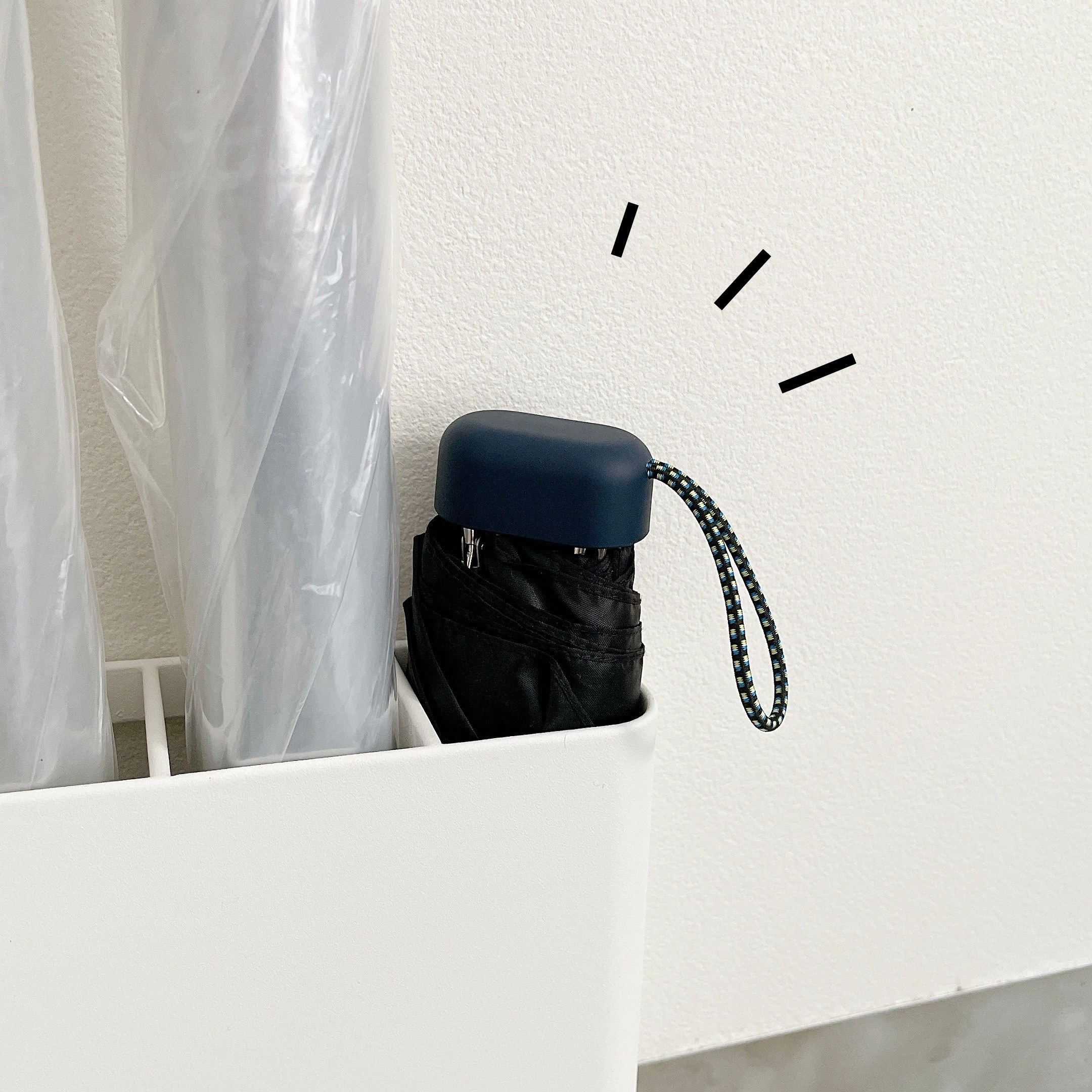 CAINZ(カインズ)のおすすめの便利グッズ「折りたたみ傘も置けるアンブレラスタンド」