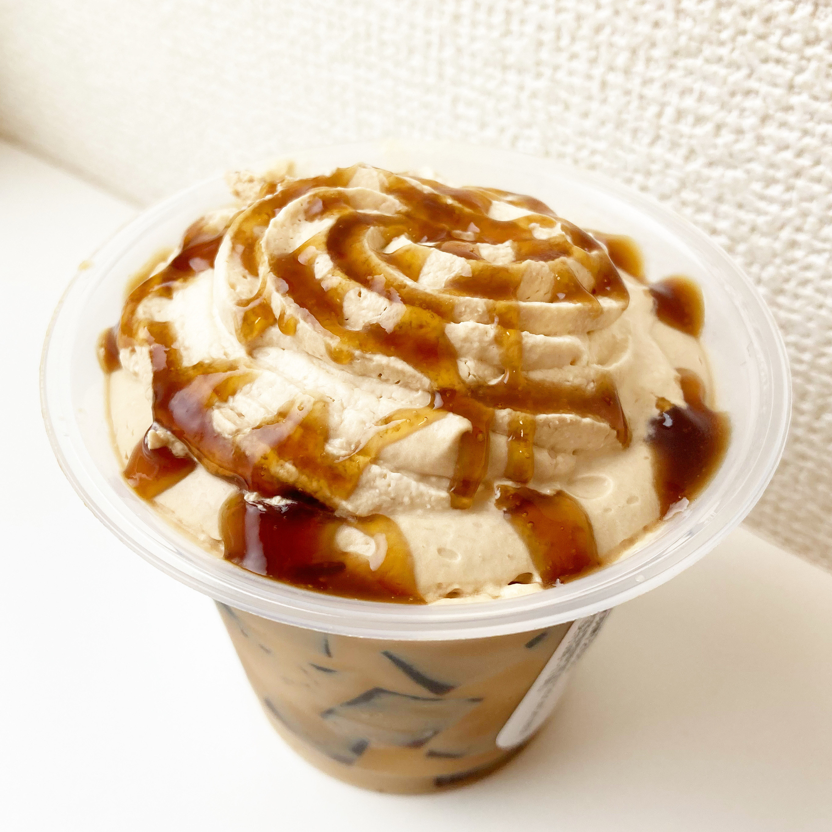 FamilyMart（ファミリーマート）の大人スイーツ「クリームたっぷりコーヒーゼリー」
