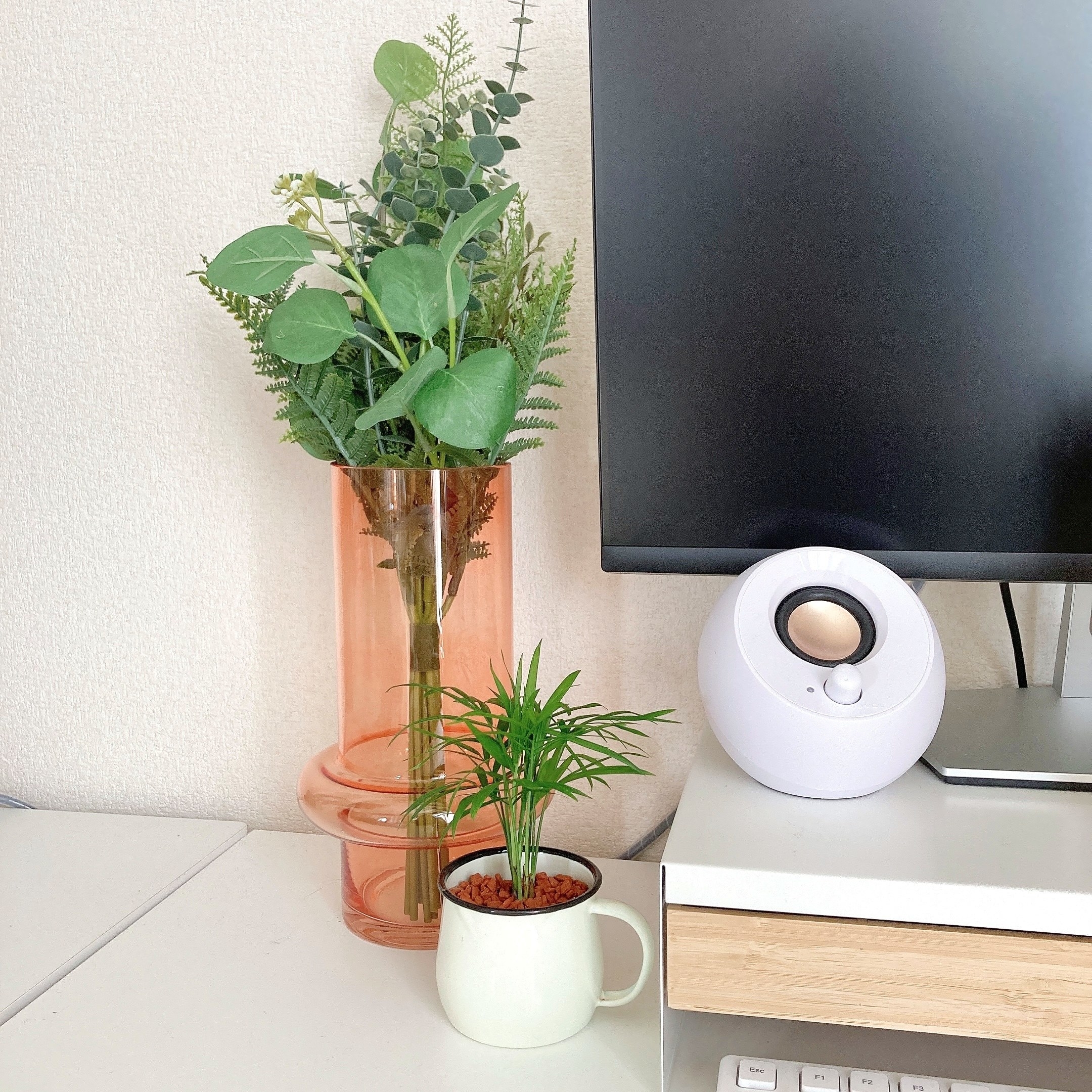 Francfranc（フランフラン）のオススメのフラワーベース「リングフラワーベース M オレンジ」