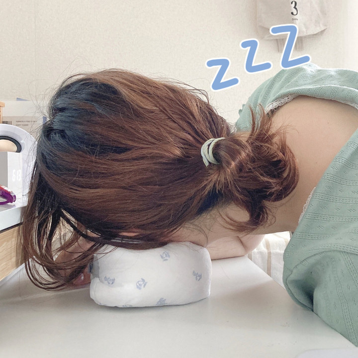 salut！（サリュ）のオススメの便利グッズ「【ひんやりシリーズ】ひんやり2wayクールアームクッション」