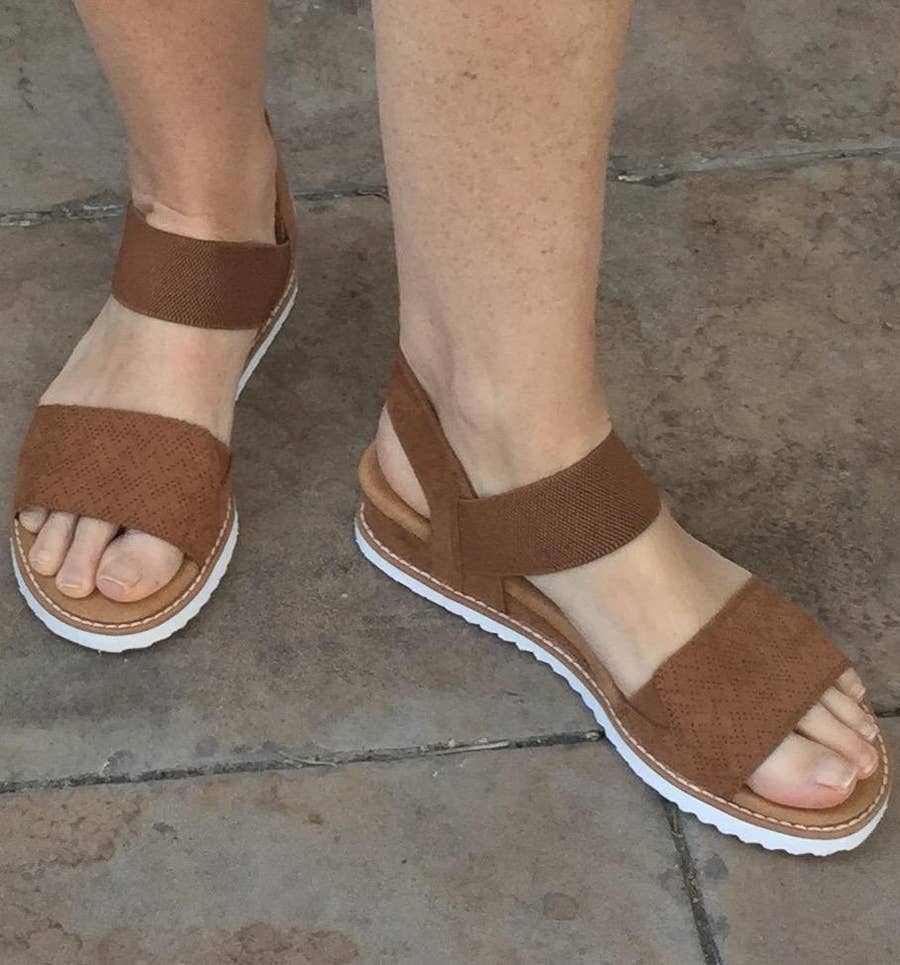 These celebrity favourite sandals have a lookalike pair on  for just  £25 with over 20,000 five-star reviews