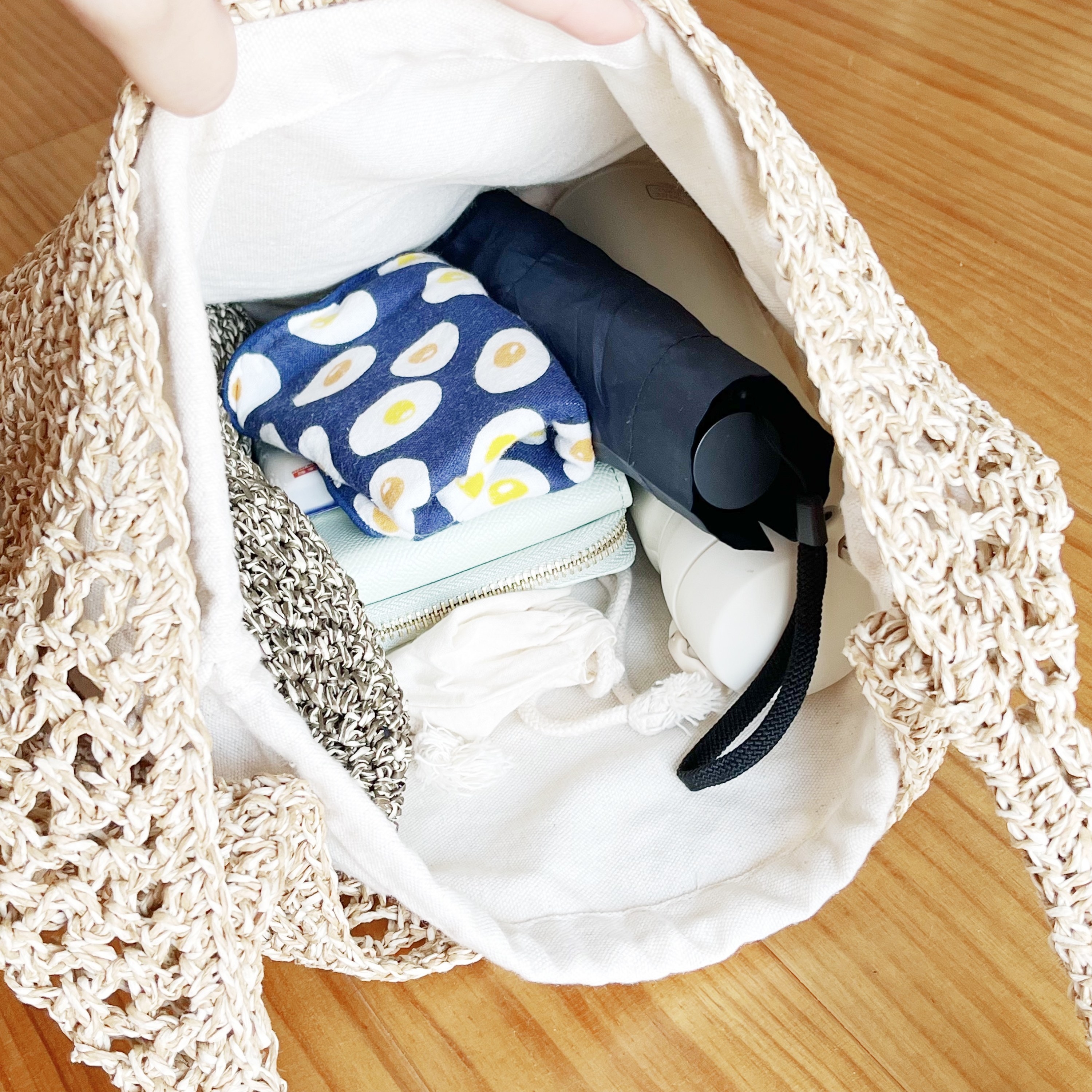 LOWRYS FARM（ローリーズファーム）のおすすめのバッグ「ペーパーキンチャクツキバッグ」