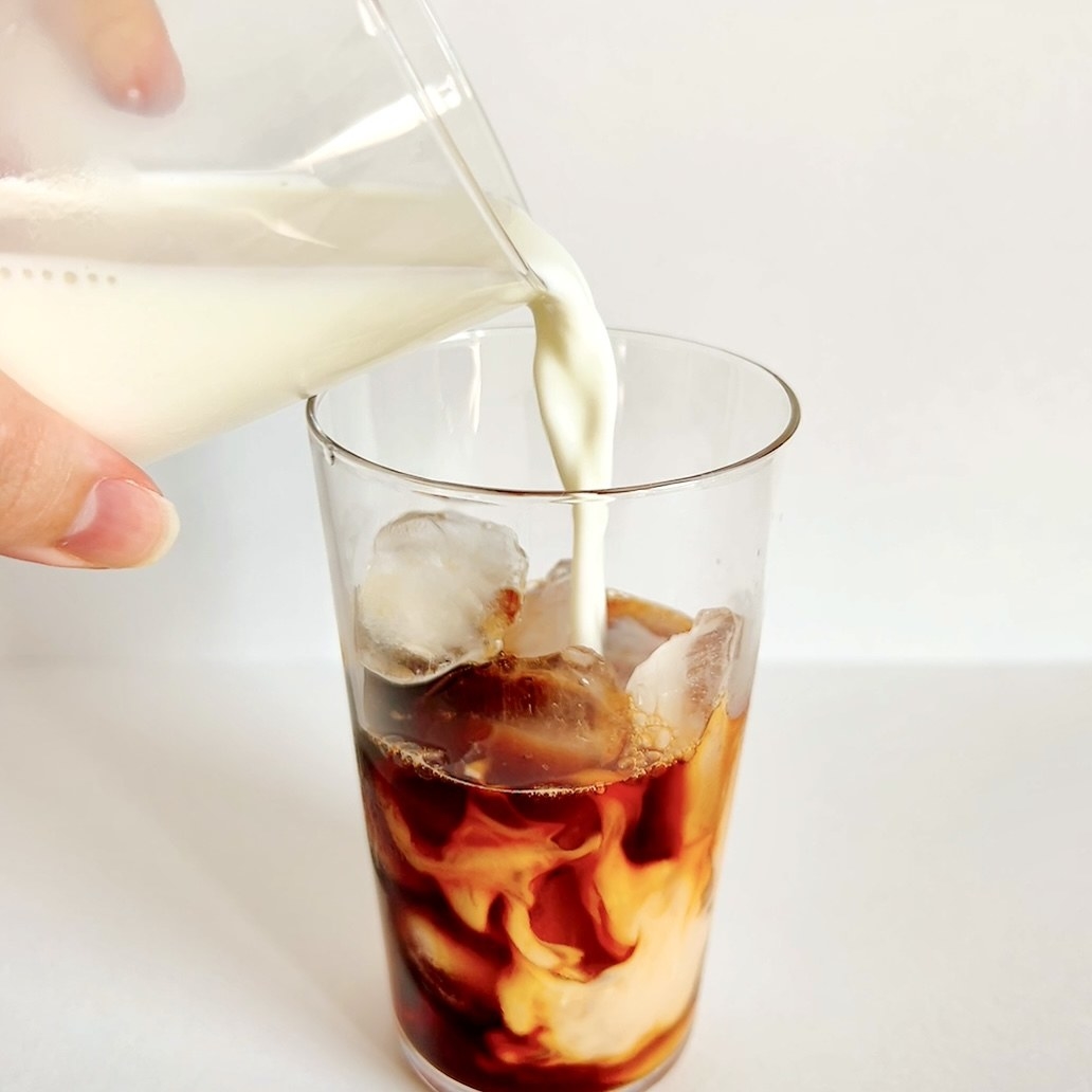 KALDI（カルディ）のオススメのドリンク「ホーマー ロイヤルミルクティベース 無糖 500ml」