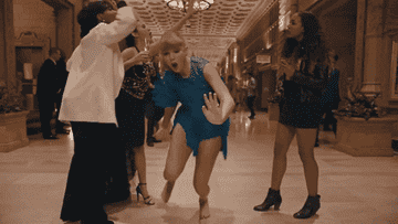 Taylor Swift dancing in the &quot;Delicate&quot; music video