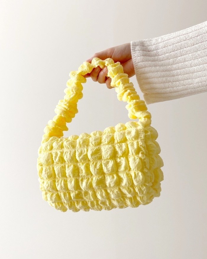 GU（ジーユー）のオススメの春コーデにピッタリアイテム「ポップコーンワンハンドルバッグ＋X」